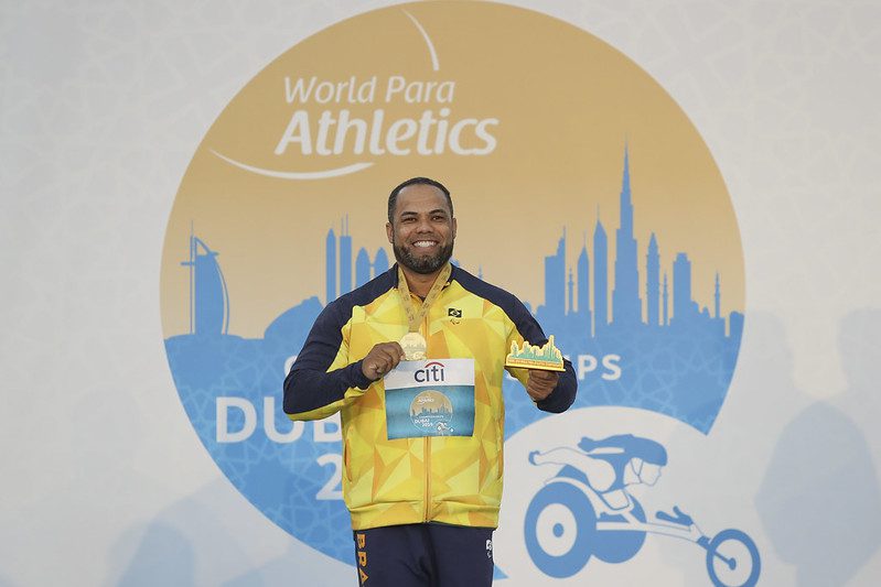13/11/2019 - Campeonato Mundial de Atletismo em Dubai, Emirados Árabes - Lançamento de Disco T11- Claudiney Batista.(Crédito:  Daniel Zappe/Exemplus/CPB).